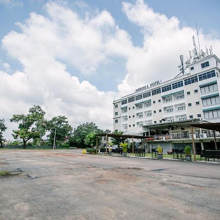 Merdeka Hotel Kluang Buitenkant foto