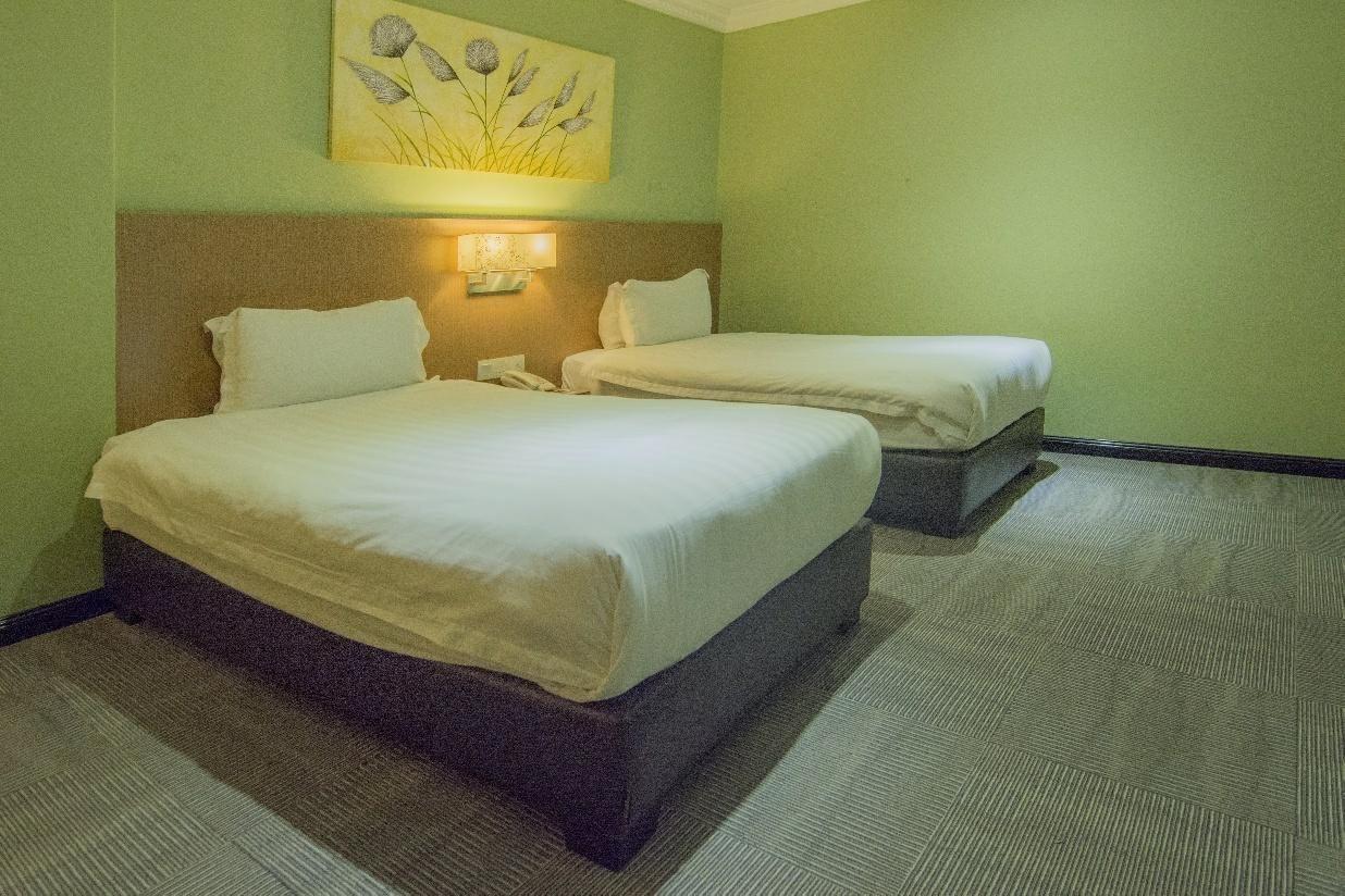 Merdeka Hotel Kluang Buitenkant foto