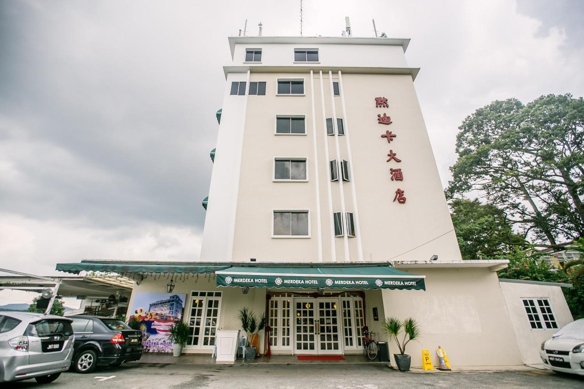 Merdeka Hotel Kluang Buitenkant foto