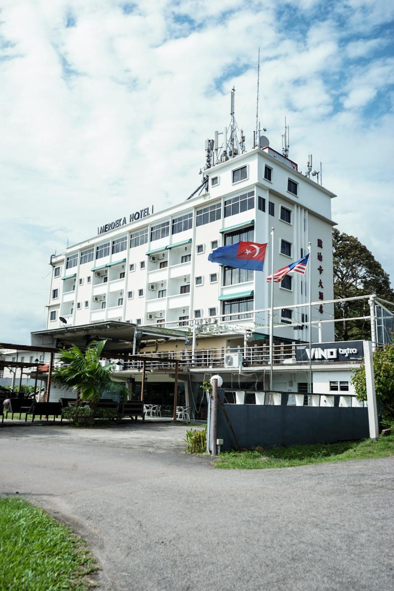Merdeka Hotel Kluang Buitenkant foto