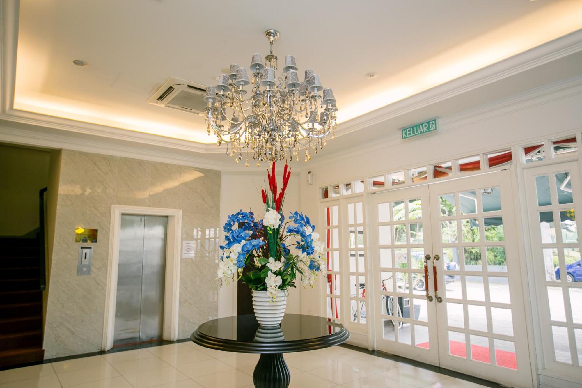Merdeka Hotel Kluang Buitenkant foto