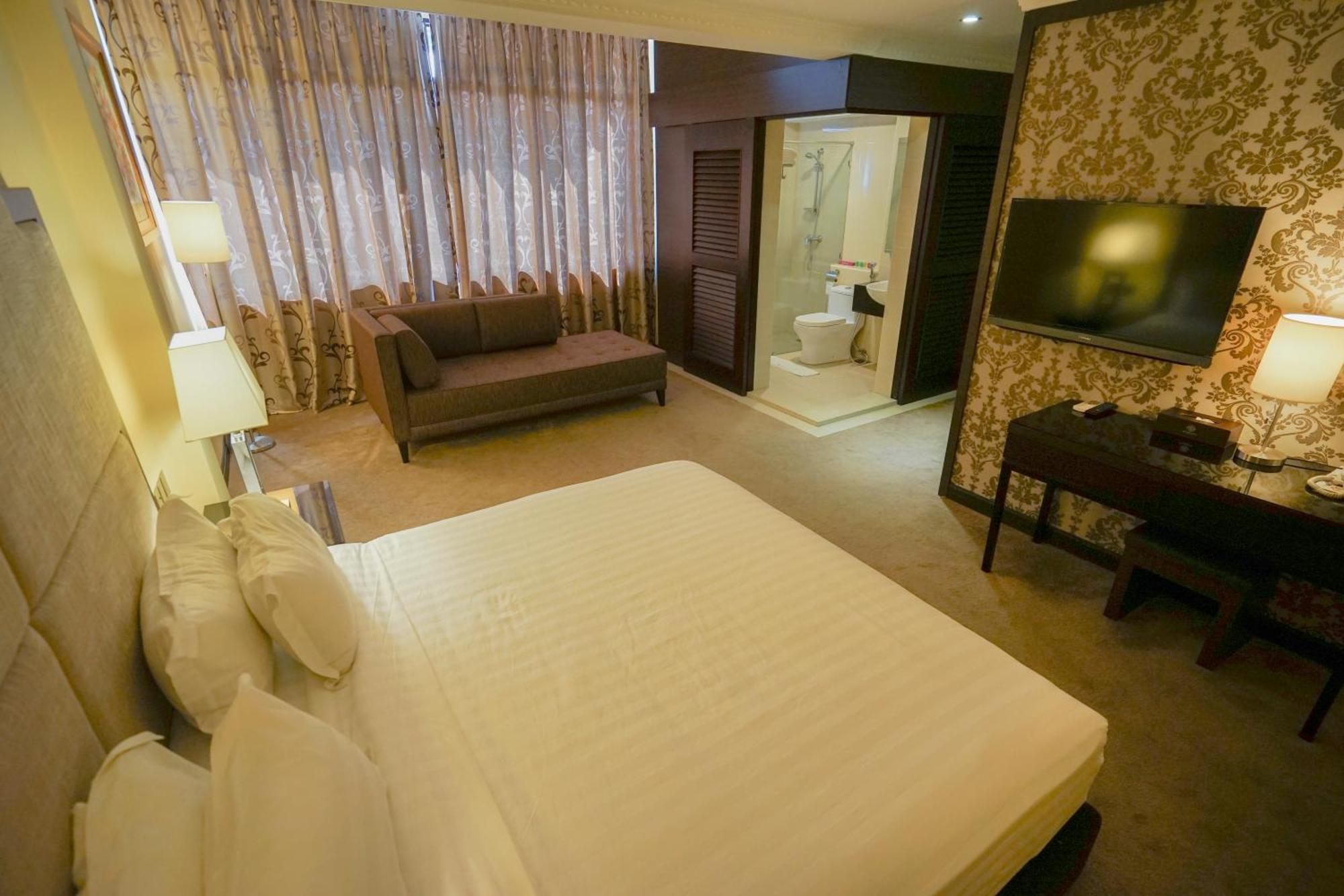 Merdeka Hotel Kluang Buitenkant foto