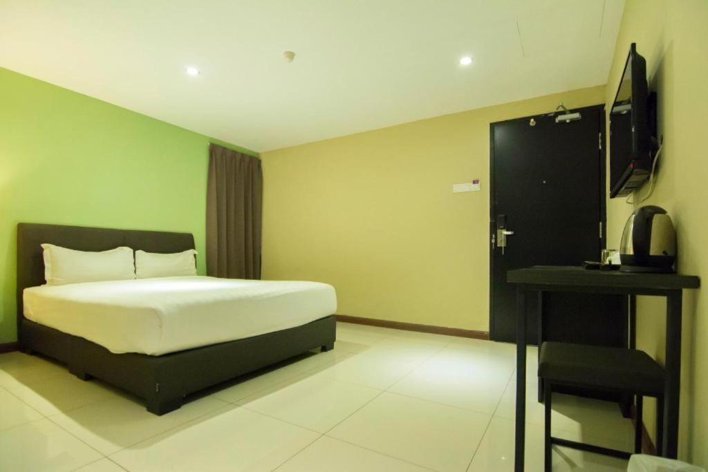 Merdeka Hotel Kluang Buitenkant foto