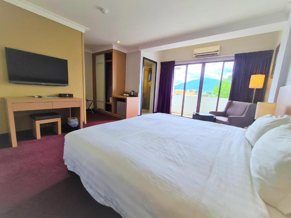 Merdeka Hotel Kluang Buitenkant foto