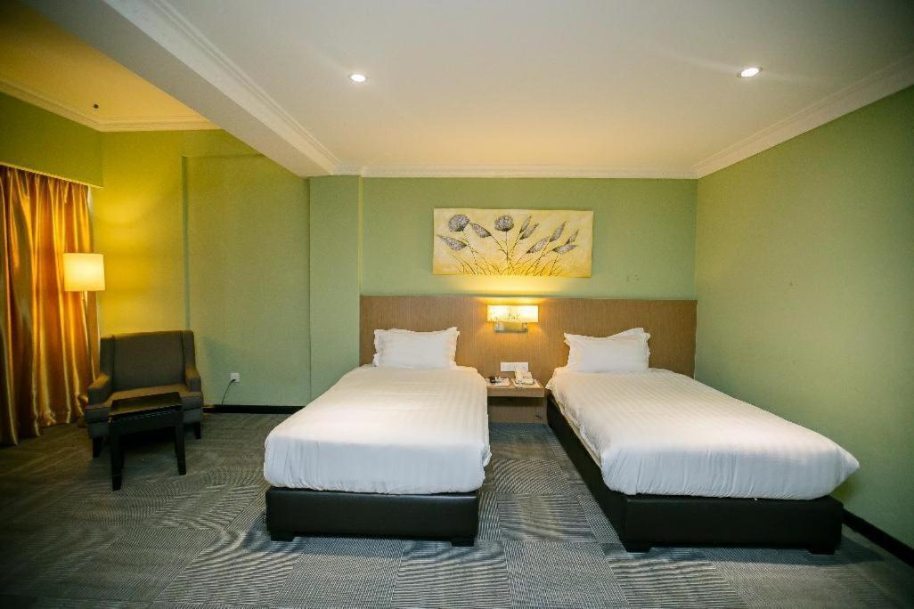 Merdeka Hotel Kluang Buitenkant foto