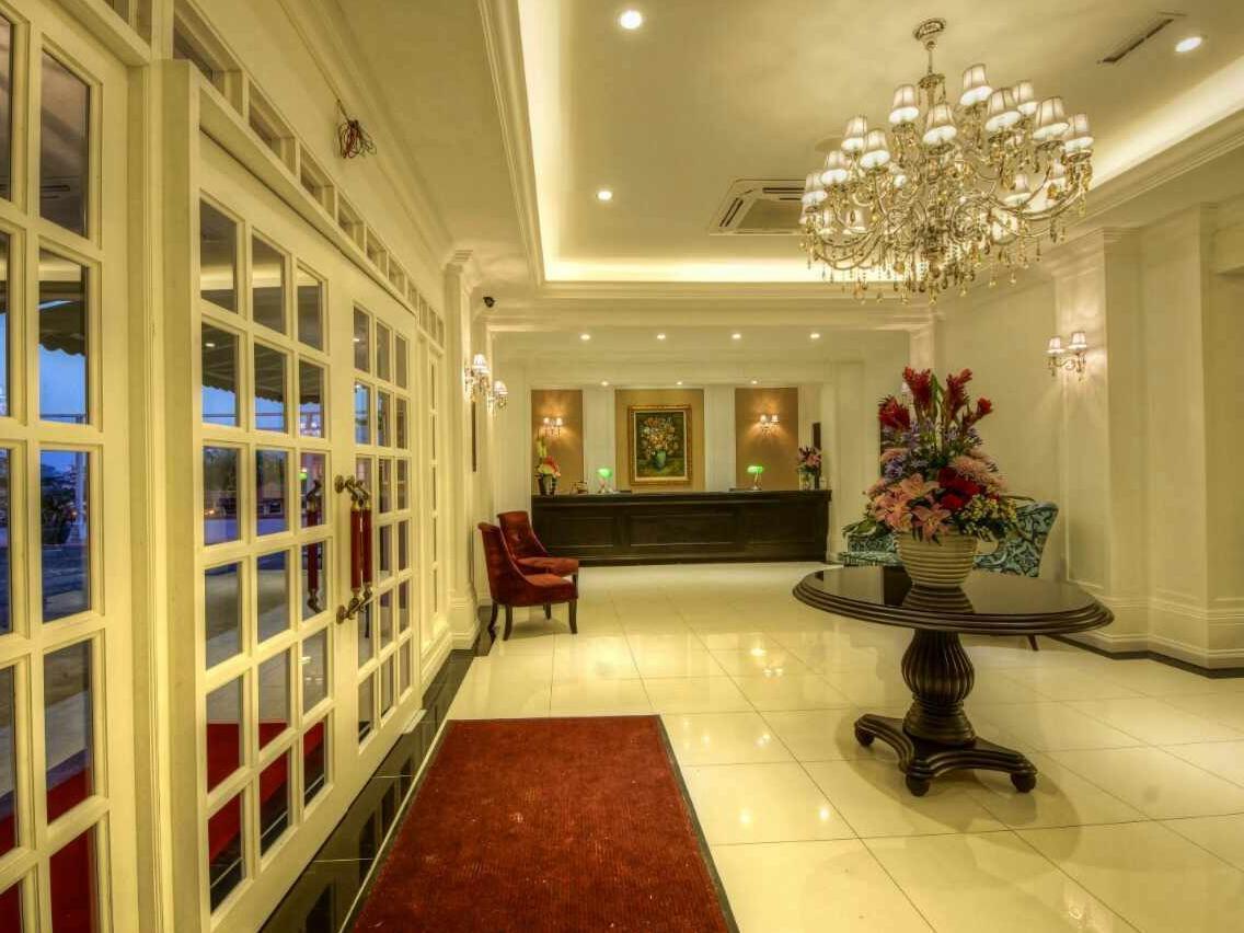 Merdeka Hotel Kluang Buitenkant foto